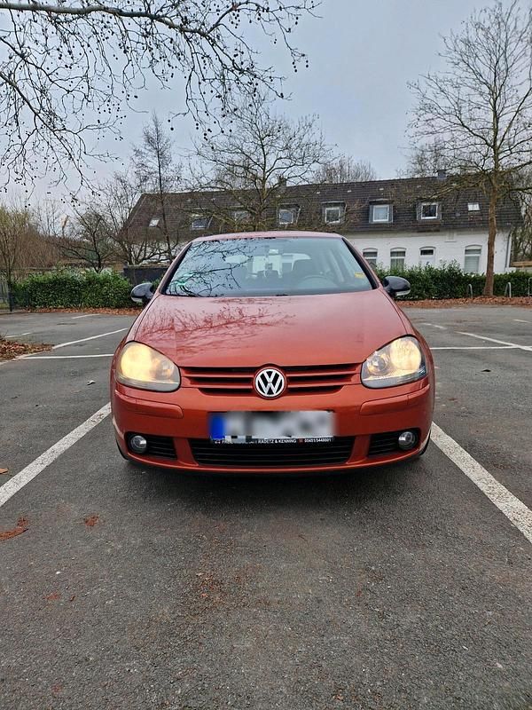 Orange Gebraucht 2006 VW Golf V Goal Kleinwagen | 1.400 € (Fairer Preis) - Bild 1/4