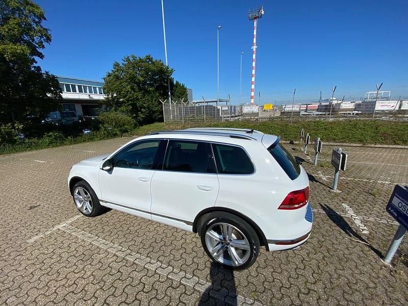 Gebraucht VW Touareg Terrain Tech 262 PS (192 kW) 2018 Weiß SUV