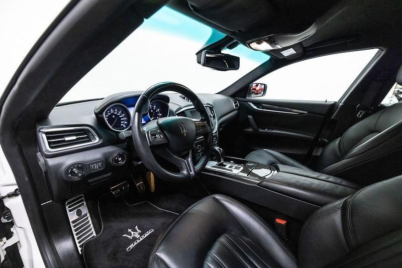 Gebraucht Maserati Ghibli 411 PS (302 kW) 2015 Weiß Limousine