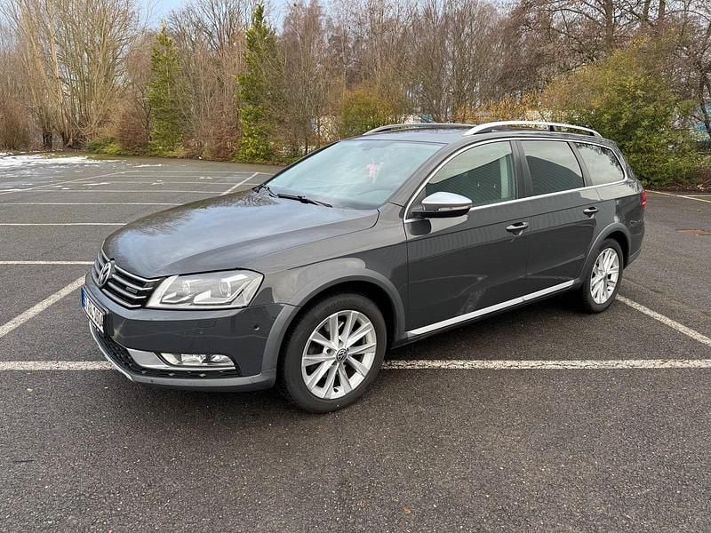 Grau Gebraucht 2014 VW Passat Alltrack Kombi | 7.850 € (Fairer Preis) - Bild 1/4