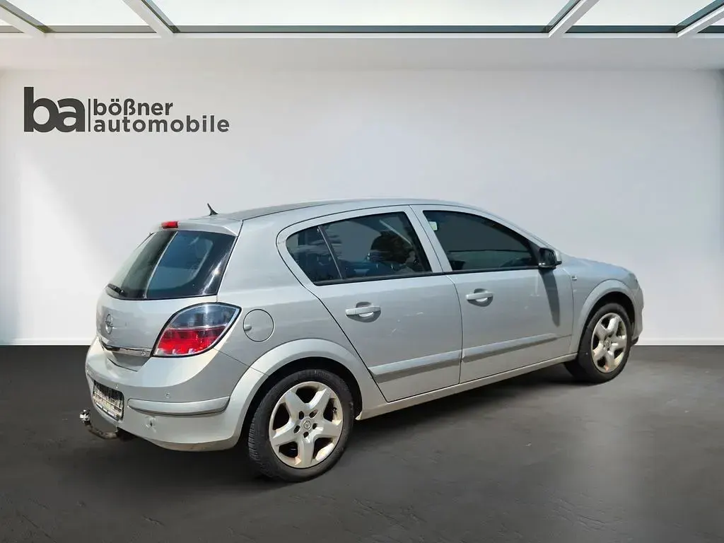 Gebraucht Opel Astra 116 PS (85 kW) 2008 Pannacotta Limousine