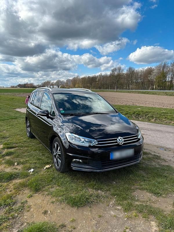 Gebraucht VW Touran Highline 150 PS (110 kW) 2020 Schwarz Van / Kleinbus
