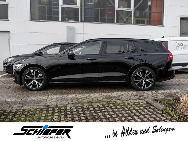 Gebraucht Volvo V60 Plus 197 PS (144 kW) 2023 Schwarz Kombi