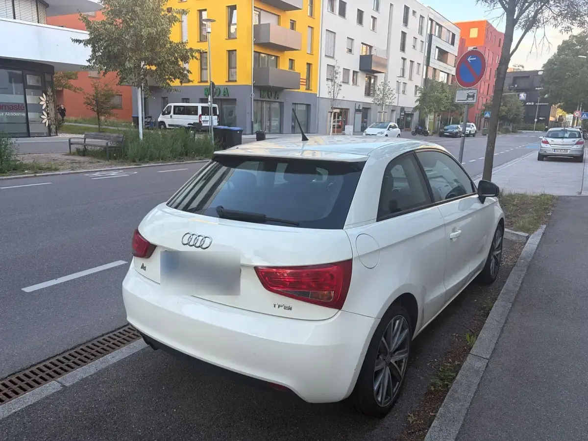 Gebraucht Audi A1 S-Line 122 PS (89 kW) 2011 Weiß Kleinwagen