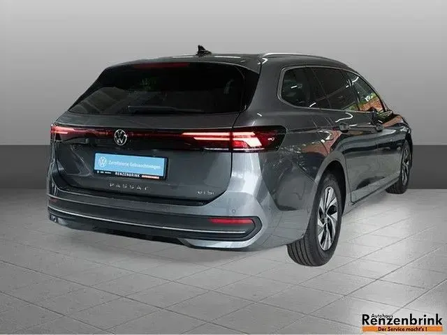Gebraucht VW Passat Business 150 PS (110 kW) 2025 Grau Kombi