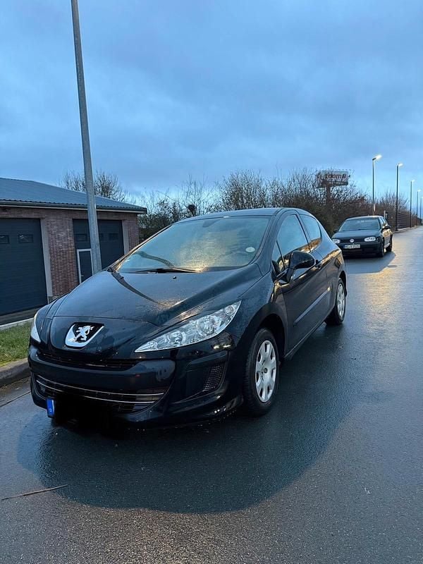 Gebraucht Peugeot 308 95 PS (69 kW) 2010 Schwarz Kleinwagen