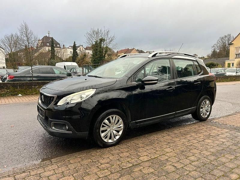 Schwarz Gebraucht 2017 Peugeot 2008 Active SUV | 5.600 € (Superpreis) - Bild 1/4