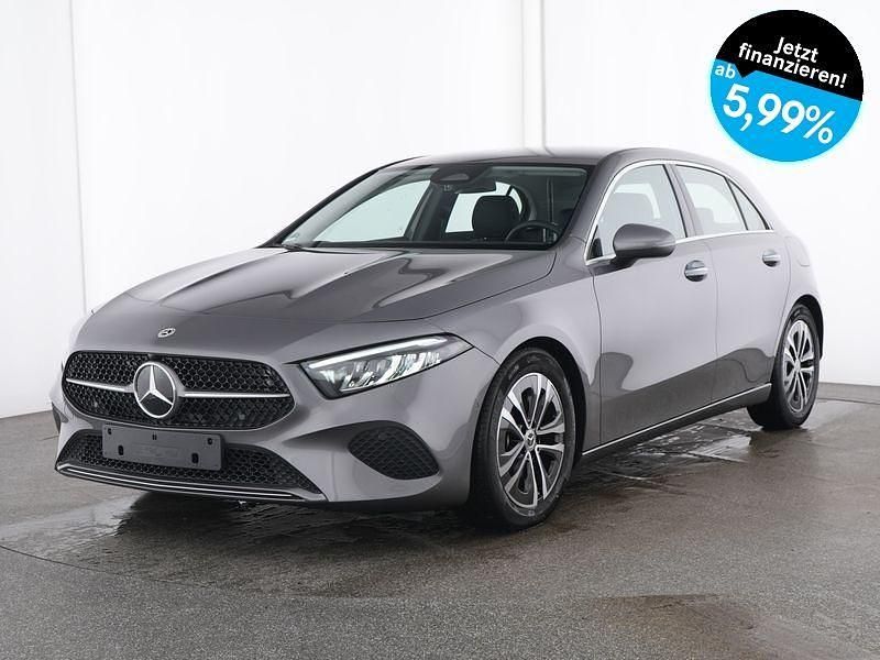Grau Gebraucht 2025 Mercedes A200 Progressive Limousine | 29.870 € (Fairer Preis) - Bild 1/4
