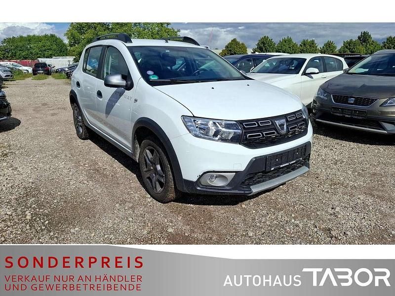 Gebraucht Dacia Sandero Celebration 90 PS (66 kW) 2017 Gletscherweiss Kleinwagen