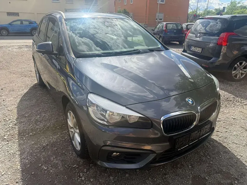 Gebraucht BMW 214 Basis 95 PS (69 kW) 2015 Mineralgrau metallic Van / Kleinbus