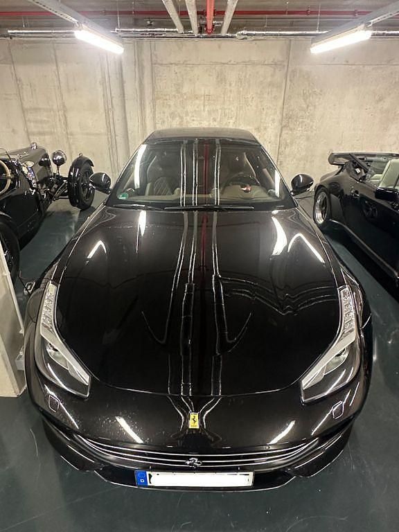Schwarz Gebraucht 2021 Ferrari GTC4Lusso | 280.000 € (Teuer) - Bild 1/4