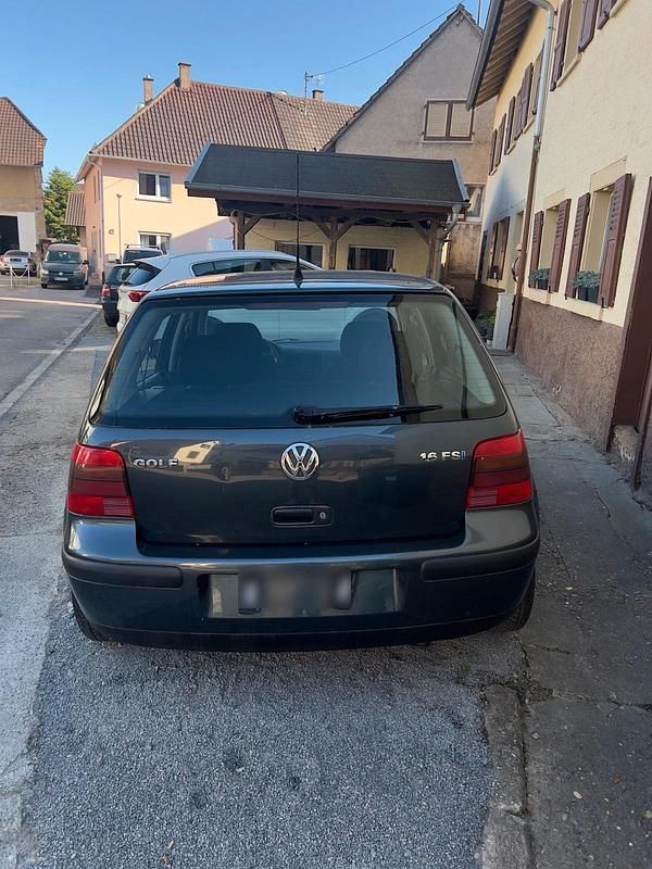 Gebraucht VW Golf IV 110 PS (80 kW) 2002 Grau Kleinwagen