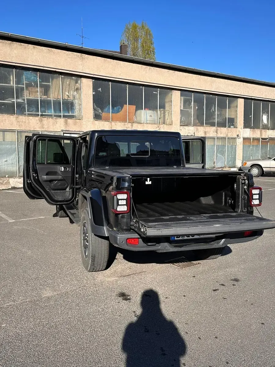 Gebraucht Jeep Gladiator 264 PS (194 kW) 2021 Schwarz Pickup