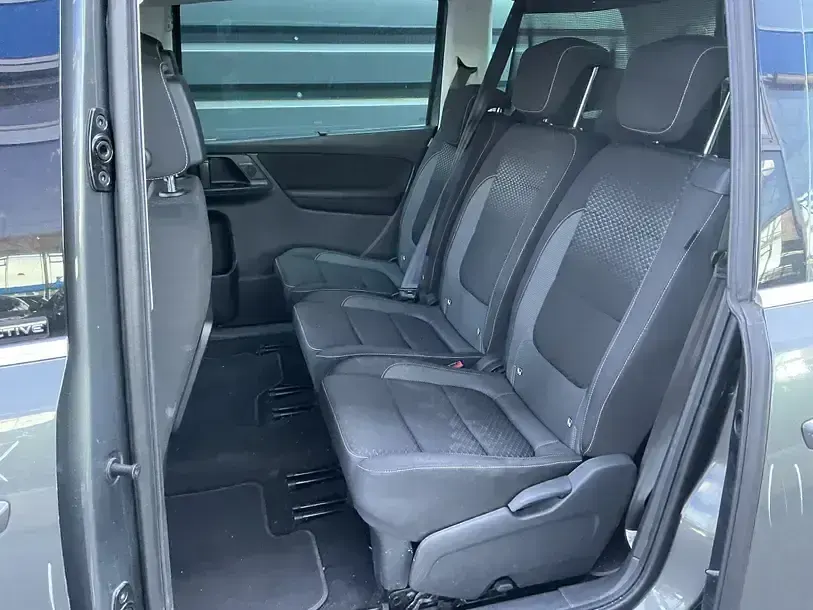 Gebraucht VW Sharan Active 150 PS (110 kW) 2021 Grau Van / Kleinbus