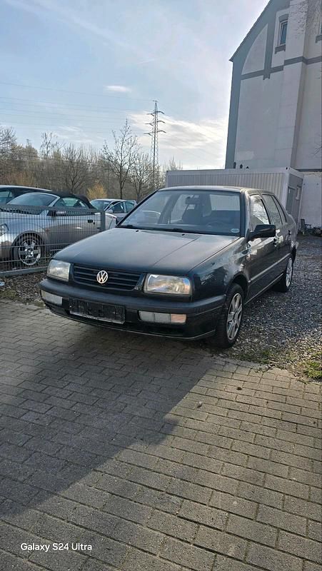 Second-hand VW Jetta 75 CP (55 kW) 1995 Negru Berlinǎ