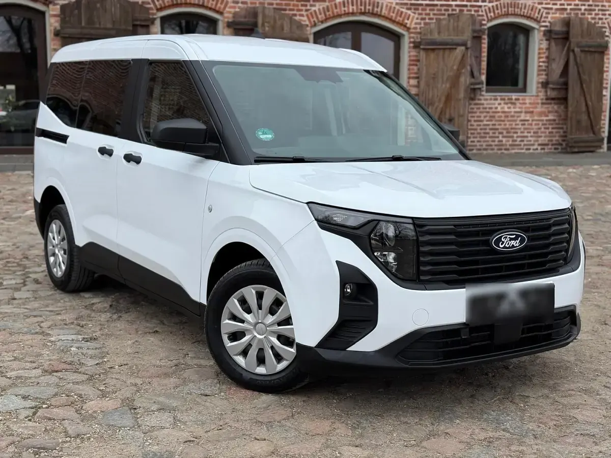 Second-hand Ford Transit 101 CP (74 kW) 2025 Alb Monovolum