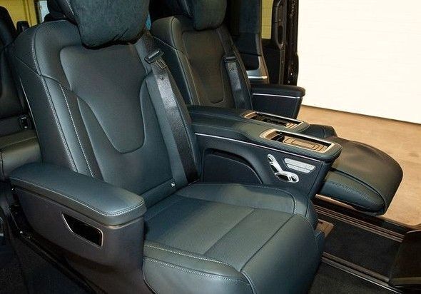 Schwarz Neu 2024 Mercedes V300 Van / Kleinbus | 114.121 € (Teuer) - Bild 1/4