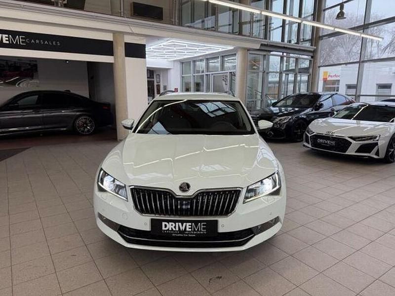 Gebraucht Skoda Superb Ambition 259 PS (190 kW) 2017 Weiß Kombi