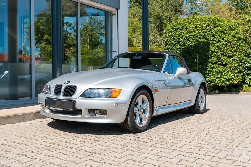 Silber Gebraucht 2000 BMW Z3 Sport Line Cabrio | 16.900 € - Bild 1/4