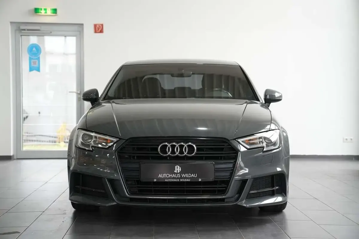 Gebraucht Audi A3 Sport 150 PS (110 kW) 2017 Grau Limousine