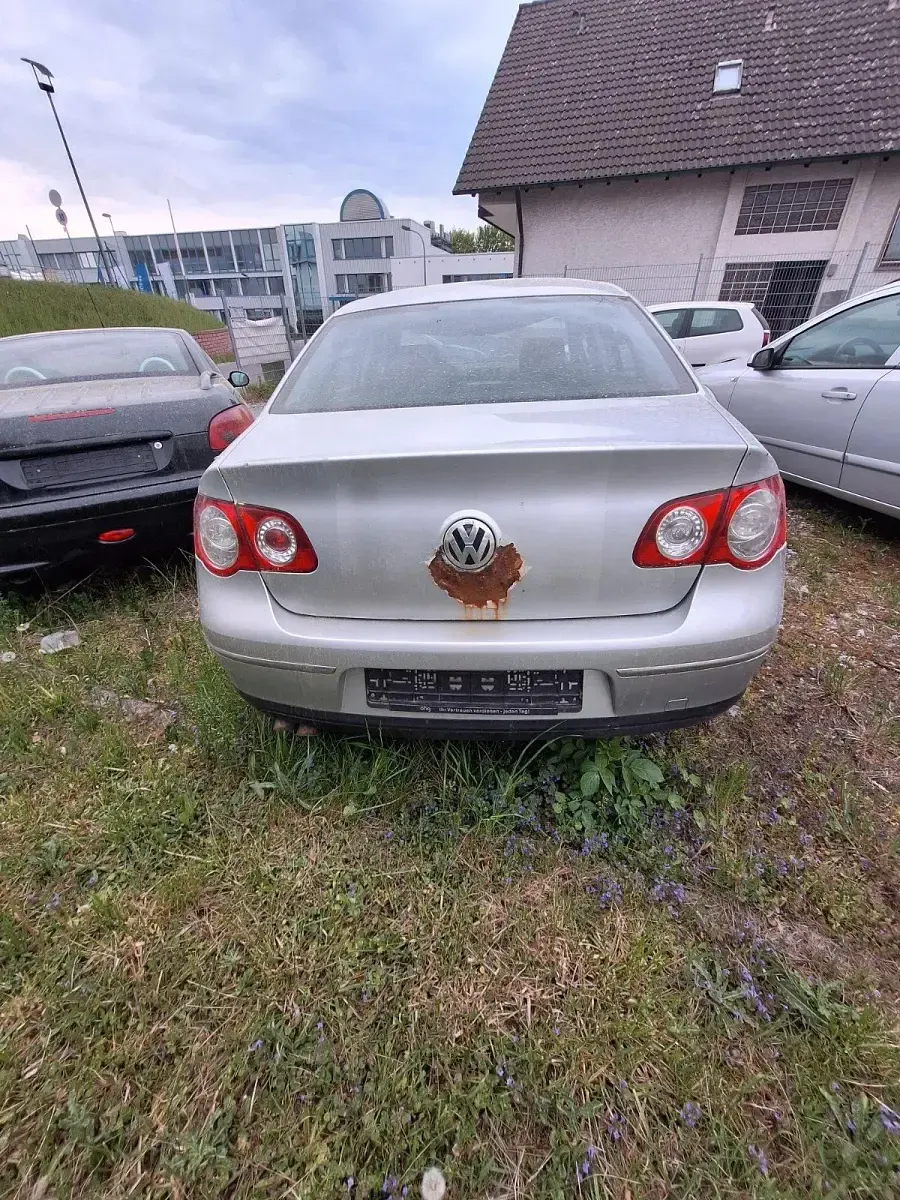Second-hand VW Passat Comfortline 140 CP (102 kW) 2005 Argintiu Berlinǎ