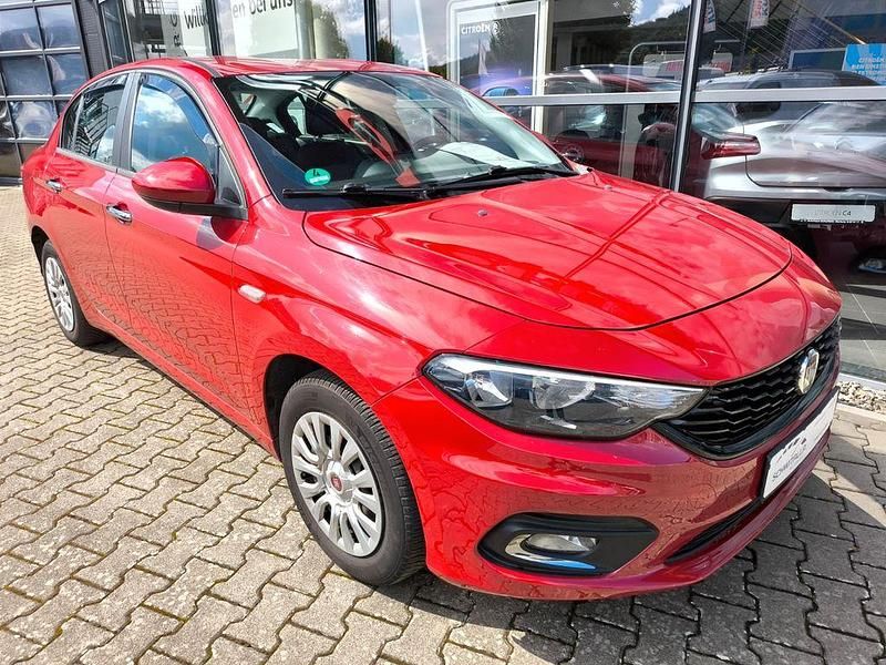 Gebraucht Fiat Tipo Mirror 95 PS (69 kW) 2020 Rot Limousine