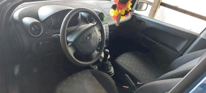 Blau Gebraucht 2005 Ford Fiesta Kleinwagen | 1.800 € (Etwas zu teuer) - Bild 1/4
