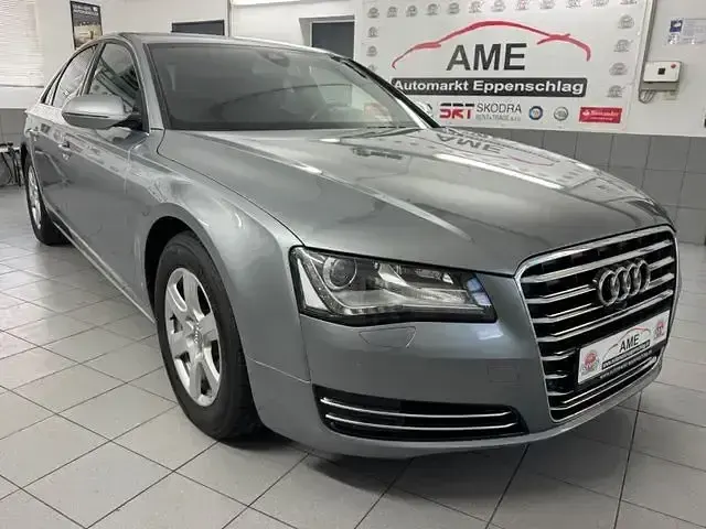 Second-hand Audi A8 Ambiente 204 CP (150 kW) 2012 Gri Berlinǎ