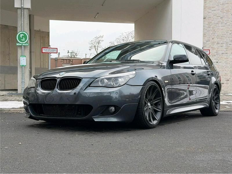 Gebraucht BMW 530 M Sport 235 PS (172 kW) 2009 Grau Kombi