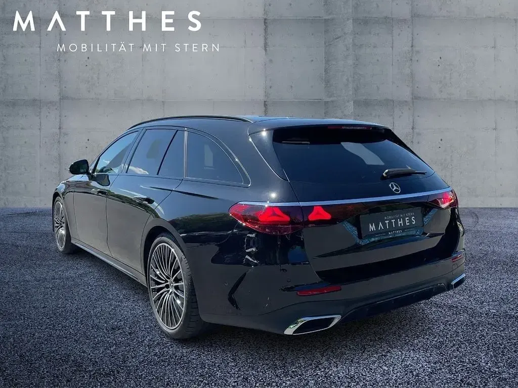 Gebraucht Mercedes E220 AMG 197 PS (144 kW) 2024 Schwarz Kombi