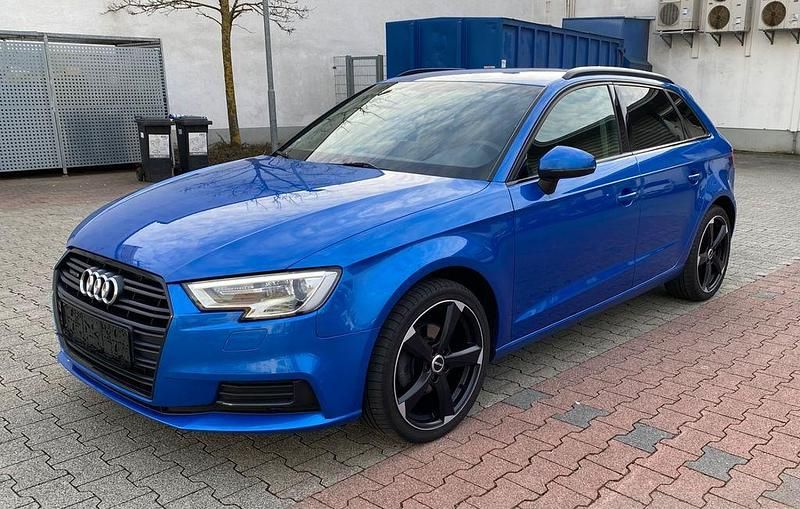 Gebraucht Audi A3 Sport 150 PS (110 kW) 2017 Blau Limousine