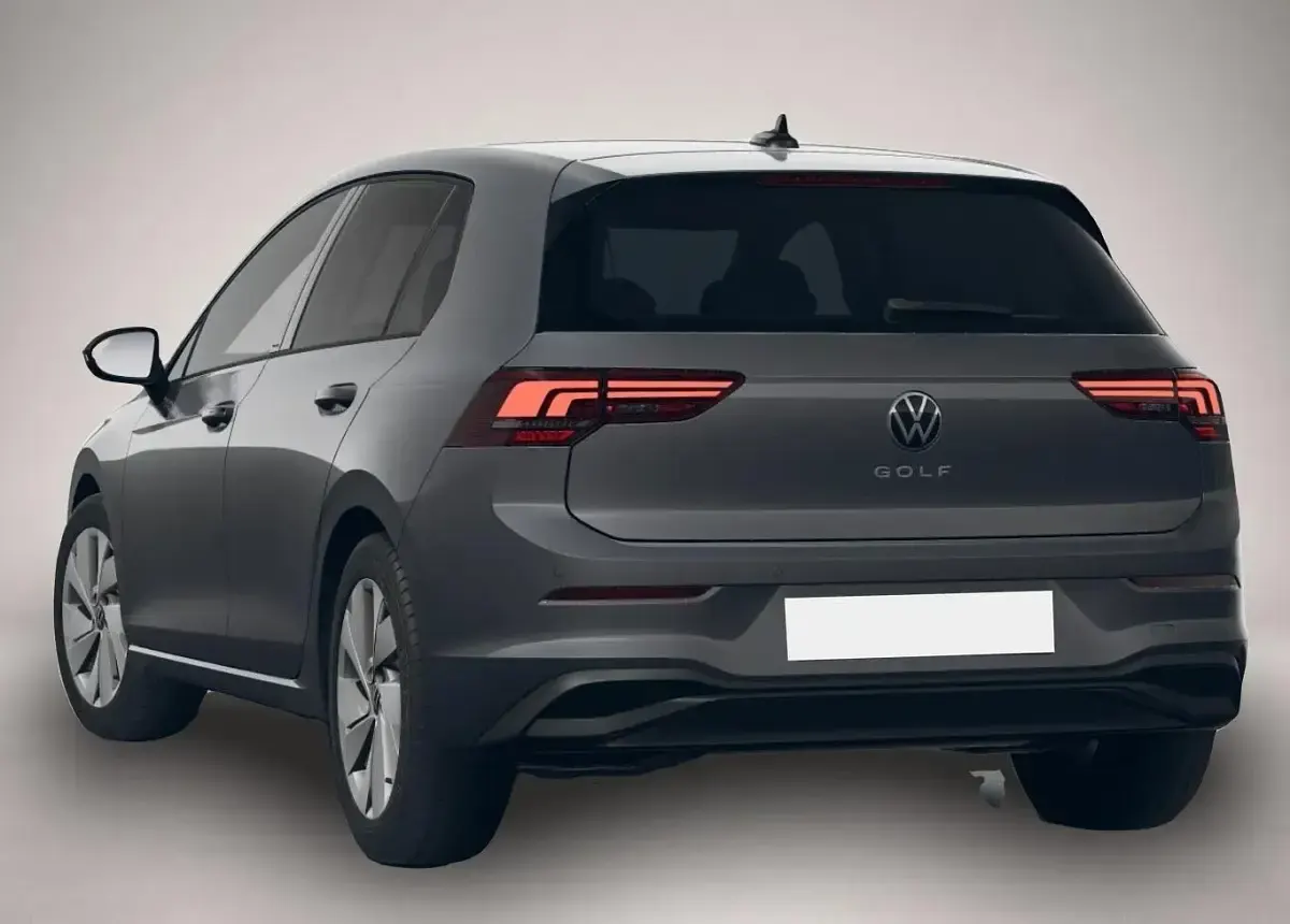 Neu VW Golf VIII 150 PS (110 kW) 2026 Manufacturer Limousine