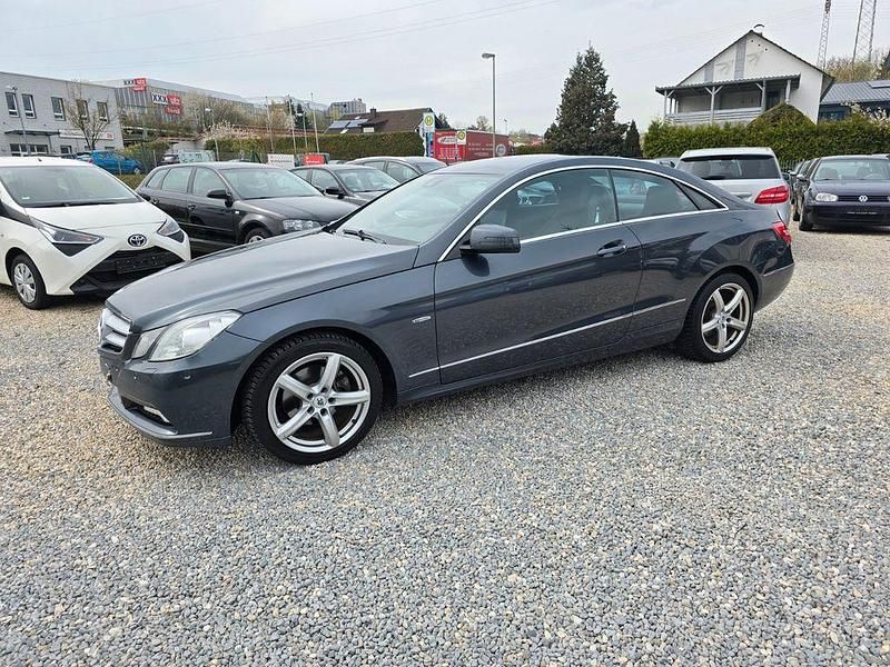 Second-hand Mercedes E250 204 CP (150 kW) 2010 Gri Coupe