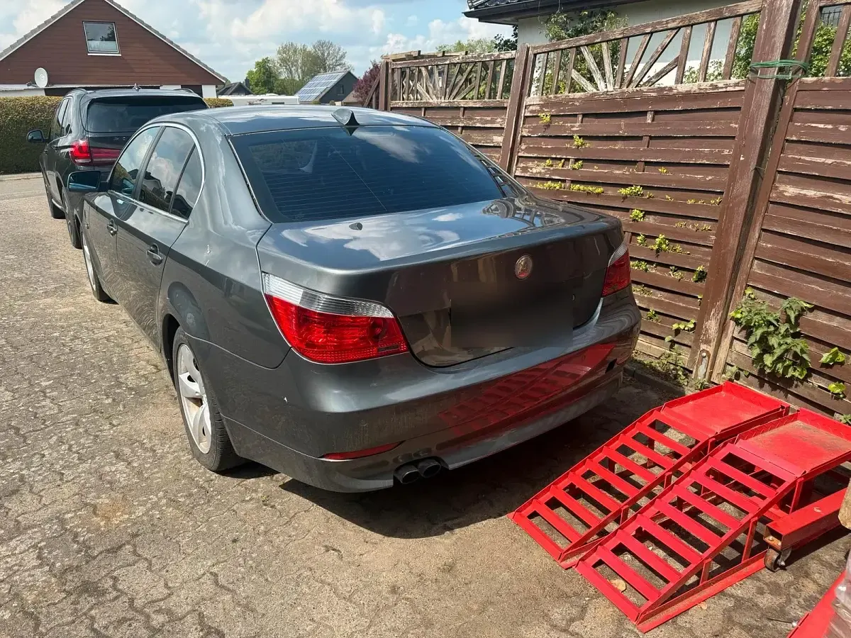 Gebraucht BMW 523 2005 Grau Limousine
