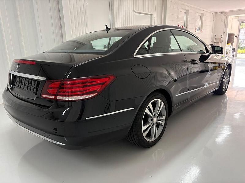Gebraucht Mercedes E200 184 PS (135 kW) 2015 Schwarz Coupé