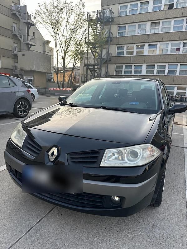 Schwarz Gebraucht 2006 Renault Mégane II Limousine | 2.000 € (Fairer Preis) - Bild 1/4