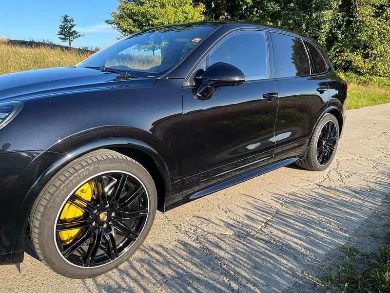 Gebraucht Porsche Cayenne Turbo S 570 PS (419 kW) 2015 Schwarz SUV