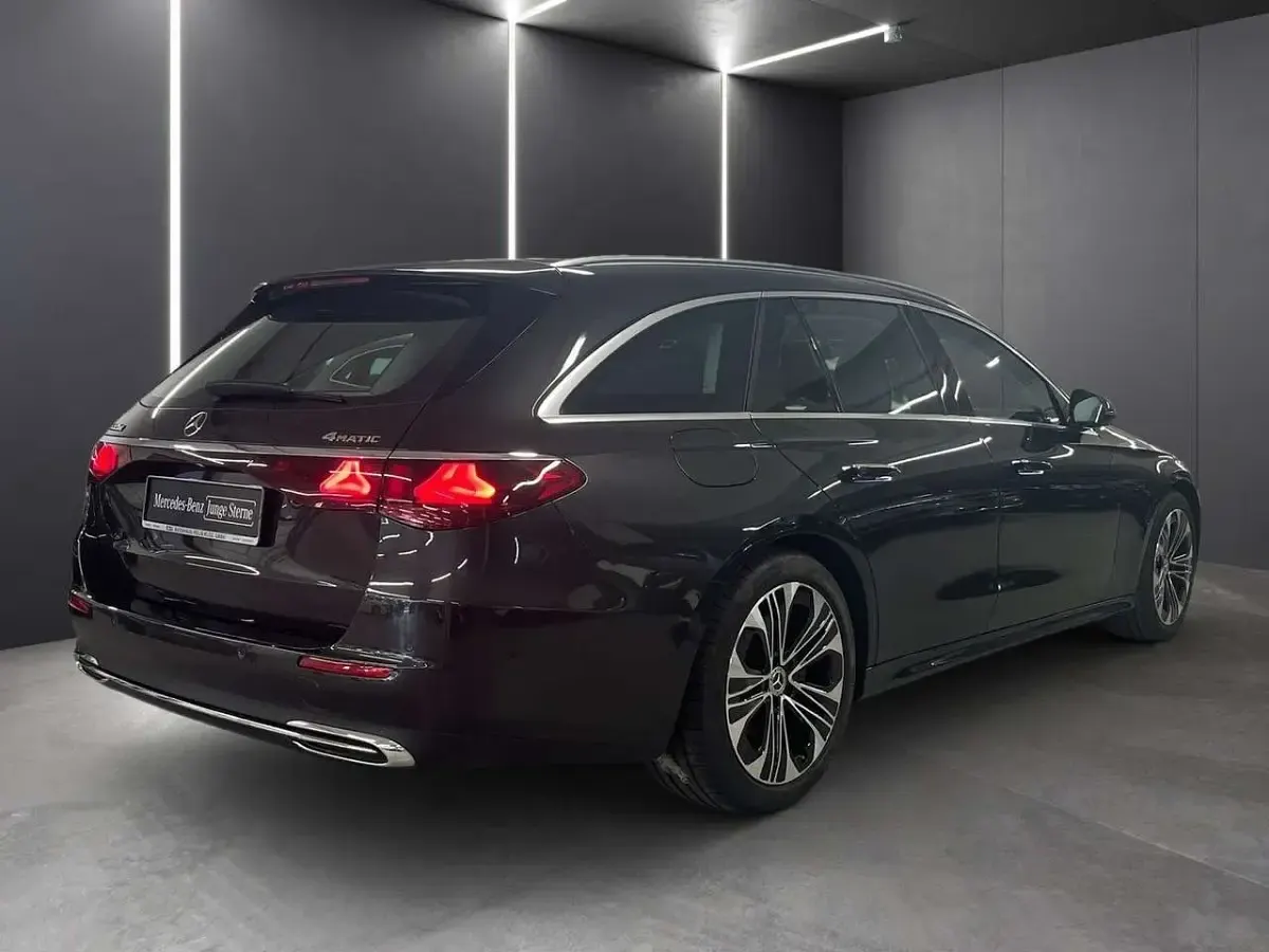 Gebraucht Mercedes E220 Avantgarde 197 PS (144 kW) 2025 Grau Limousine