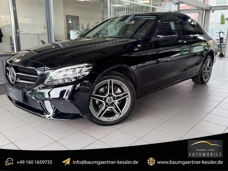 Schwarz Gebraucht 2020 Mercedes C200 Night Limousine | 22.890 € (Teuer) - Bild 1/4