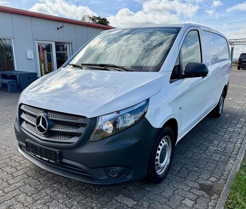 Weiß Gebraucht 2019 Mercedes Vito Van / Kleinbus | 13.990 € (Superpreis) - Bild 1/4