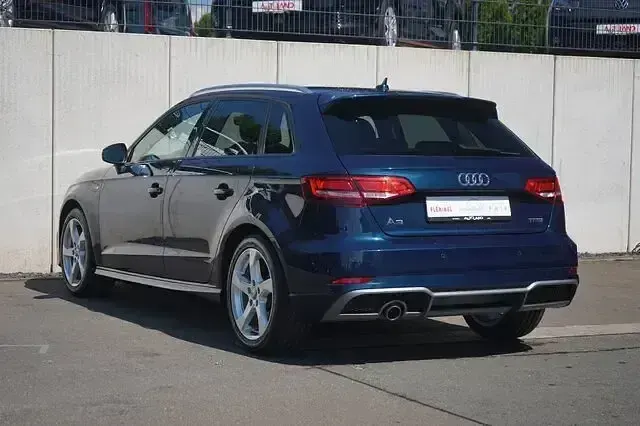 Gebraucht Audi A3 S-Line 116 PS (85 kW) 2018 Blau Limousine