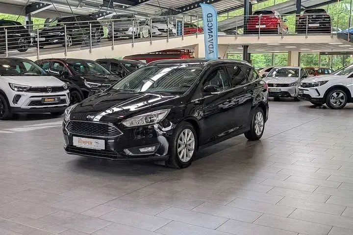 Gebraucht Ford Focus Titanium 125 PS (91 kW) 2015 Schwarz Kombi