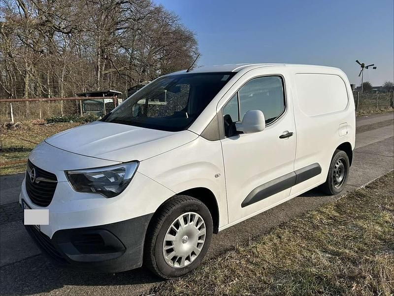 Gebraucht Opel Combo Edition 102 PS (75 kW) 2019 Weiß Van / Kleinbus