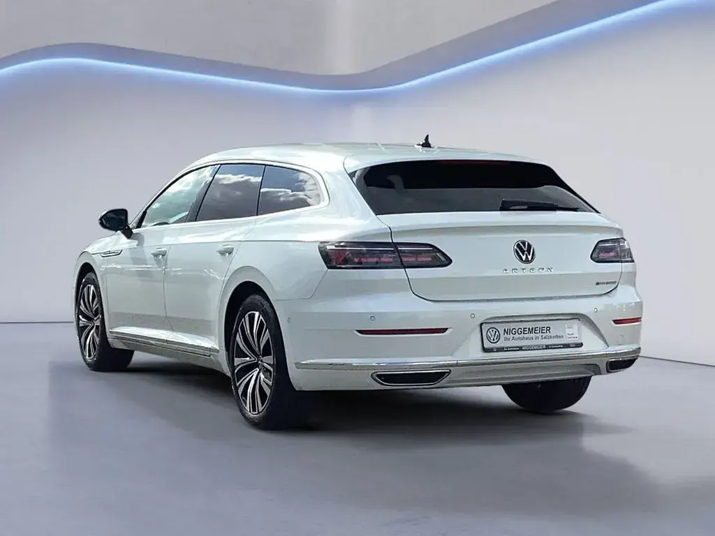Gebraucht VW Arteon Elegance 218 PS (160 kW) 2023 Oryxweiß perlmutteffekt (metallic) Kombi