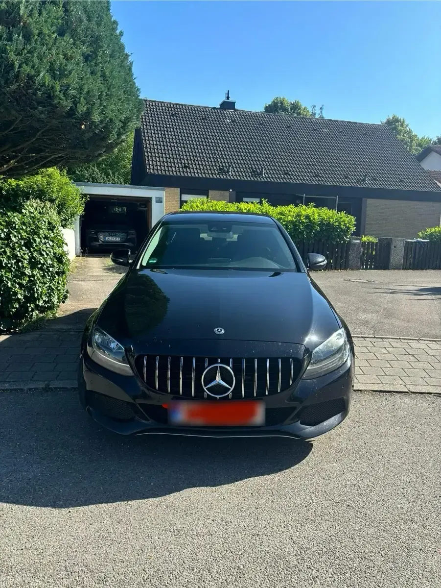 Gebraucht Mercedes C220 170 PS (125 kW) 2016 Schwarz Limousine
