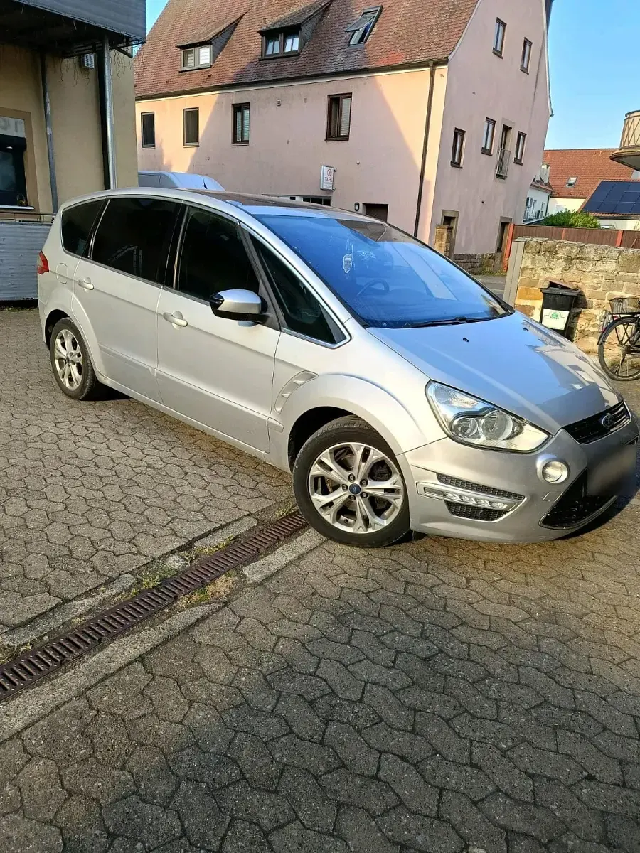 Gebraucht Ford S-MAX Titanium 200 PS (147 kW) 2013 Silber Van / Kleinbus