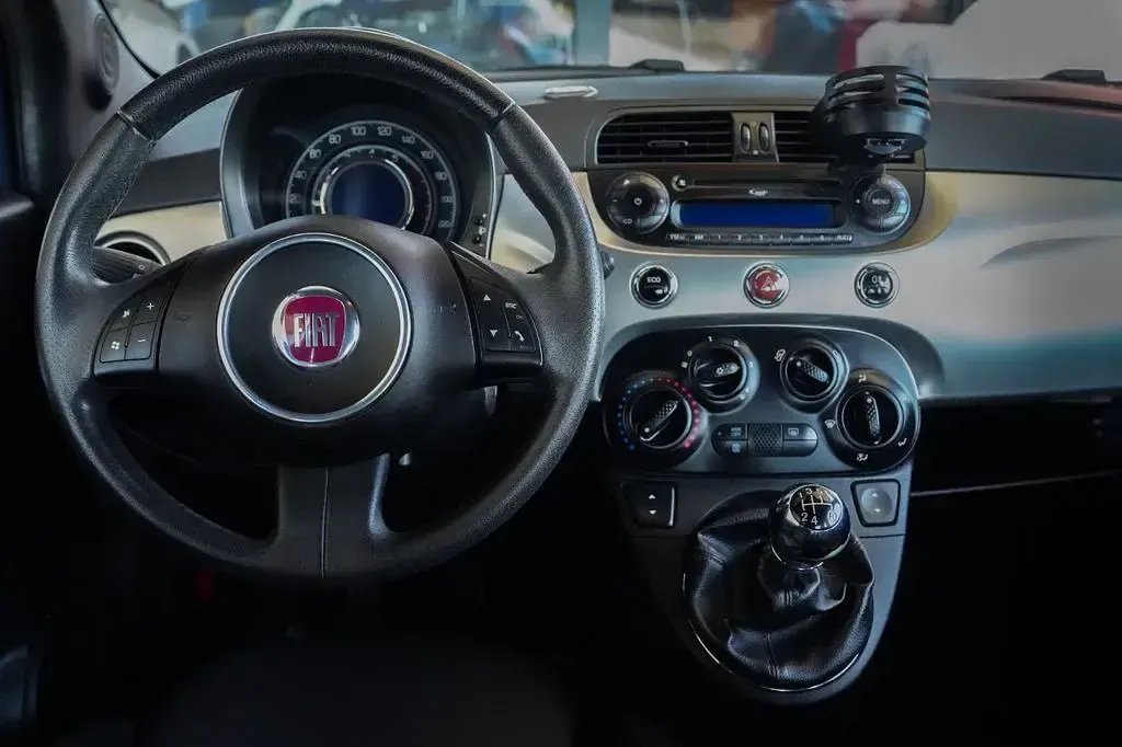 Gebraucht Fiat 500 86 PS (63 kW) 2012 Blau Kleinwagen
