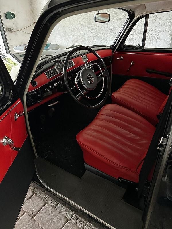 Gebraucht Mercedes 180 48 PS (35 kW) 1962 Schwarz Limousine