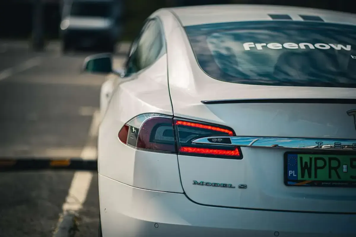 Gebraucht Tesla Model S 284 kW (387 PS) 2017 Weiß Kleinwagen