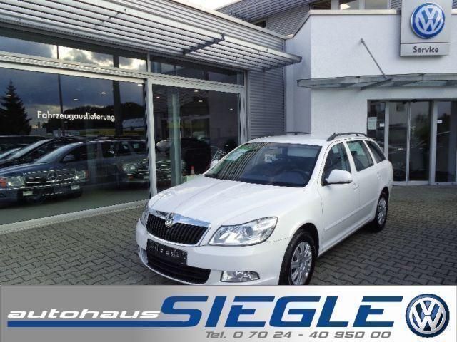 Weiß Gebraucht 2013 Skoda Octavia Ambition Kombi | 12.450 € (Teuer) - Bild 1/4